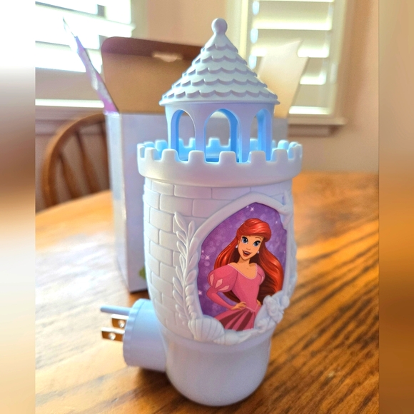 👀50% OFF👃🔌👑 NWT‼️ Scentsy "Disney Princesses" Wall Fan Diffuser - Picture 13 of 15